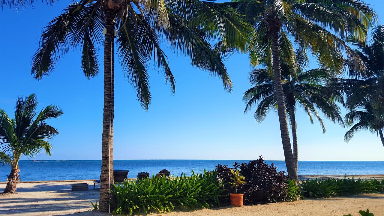 Tres Cocos Resort San Pedro  Exteriör bild